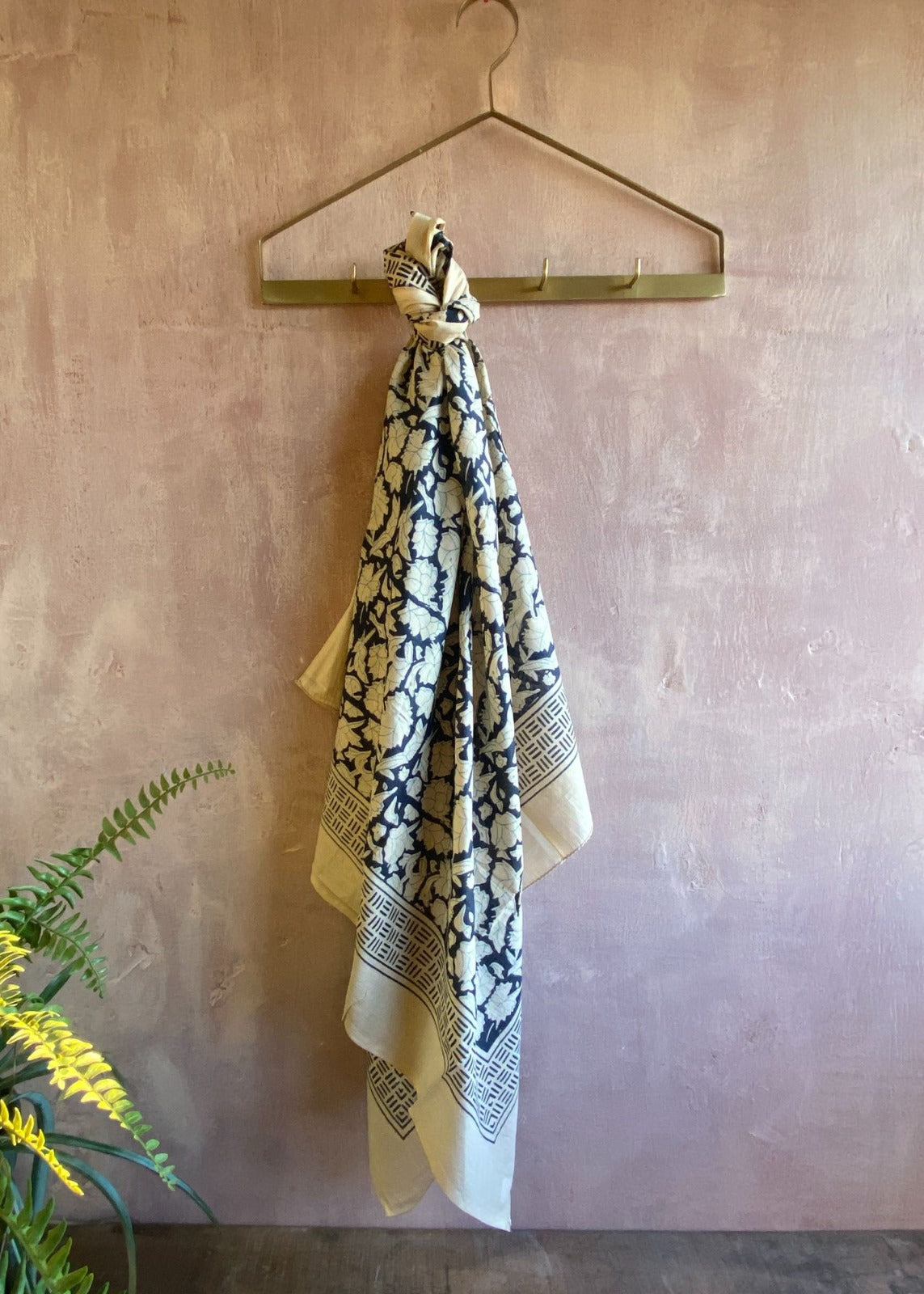 Pareo zwarte bloemen PAR06