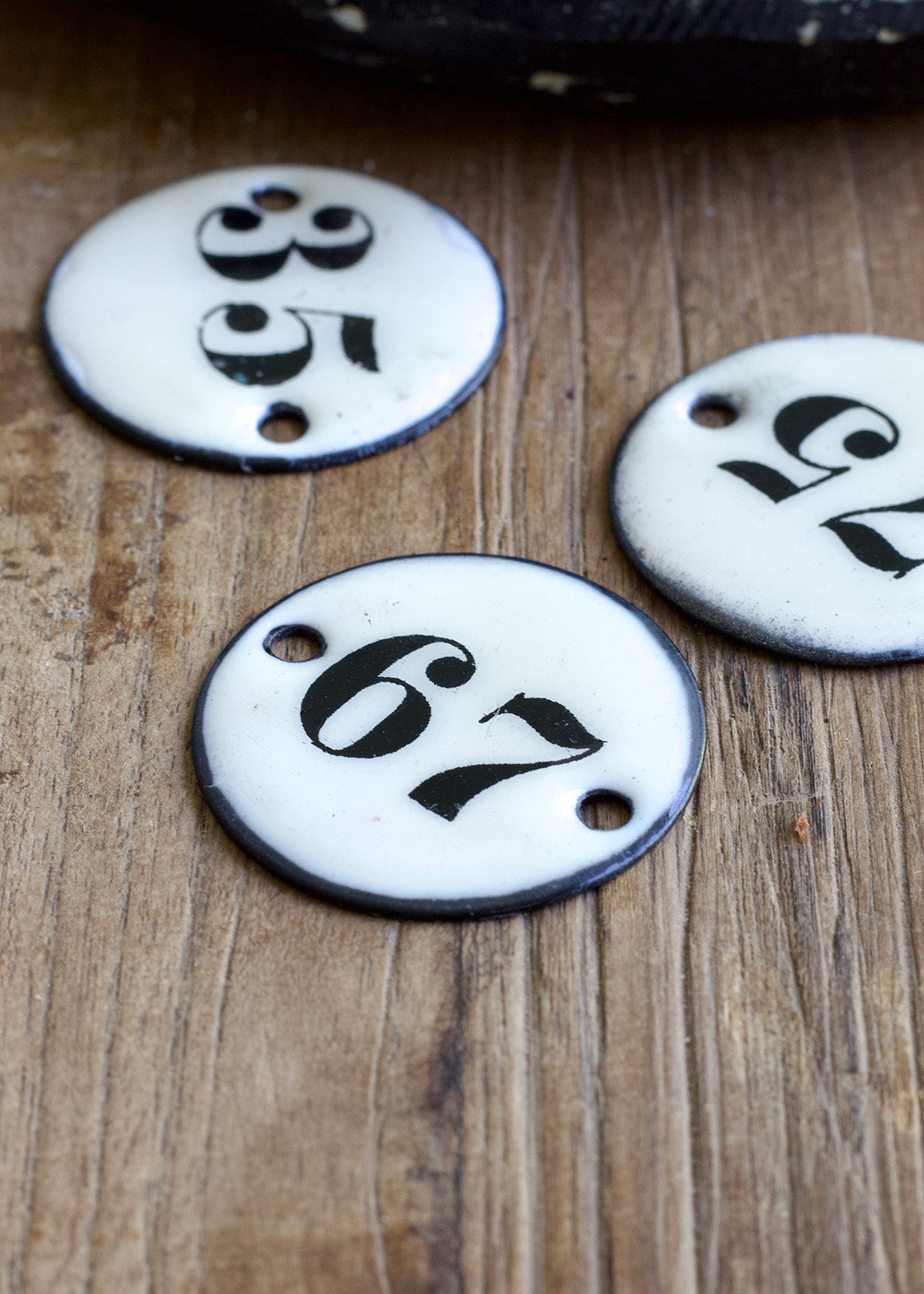Enamel numbers TI2114