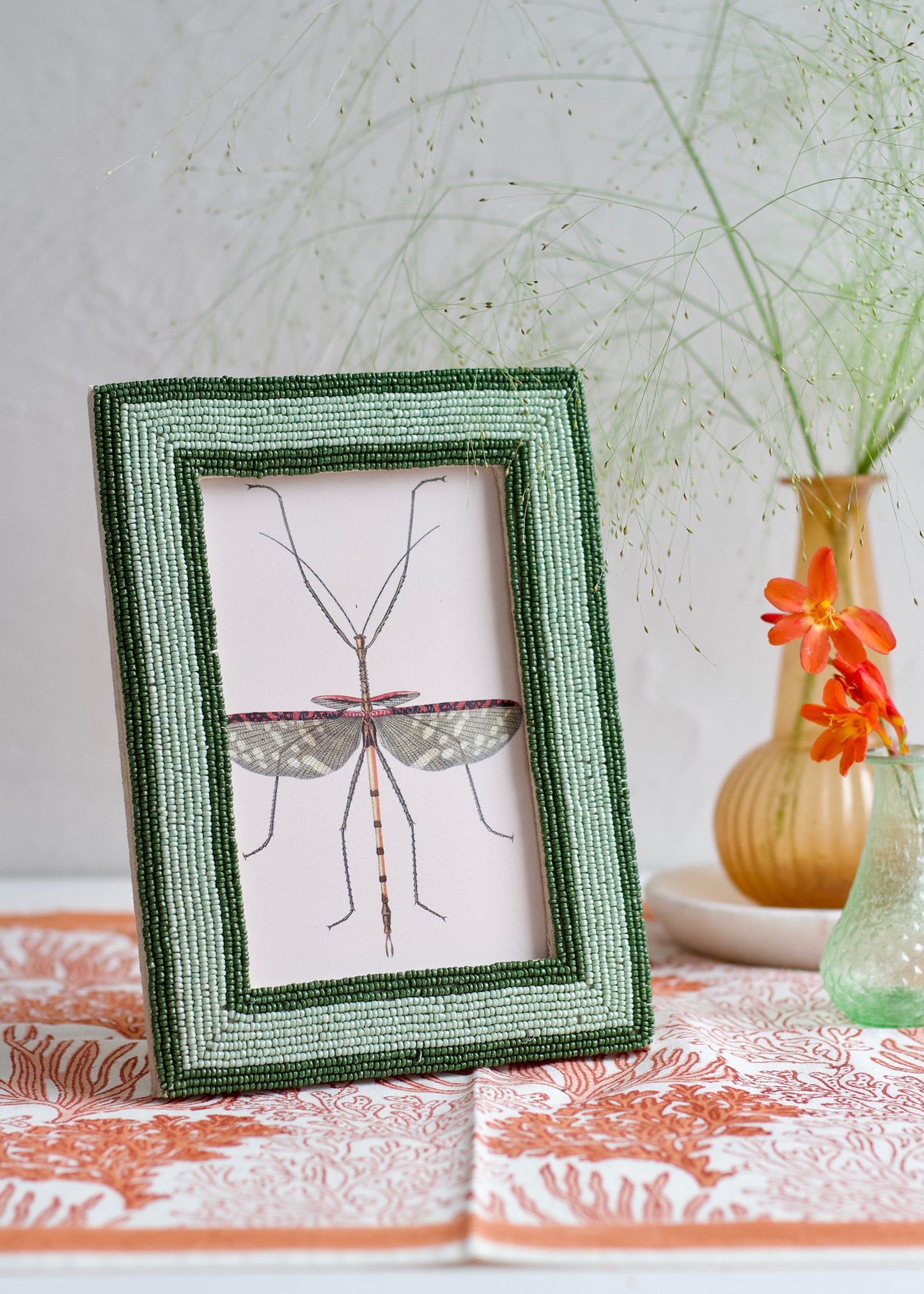 Beaded photo frame AKS011