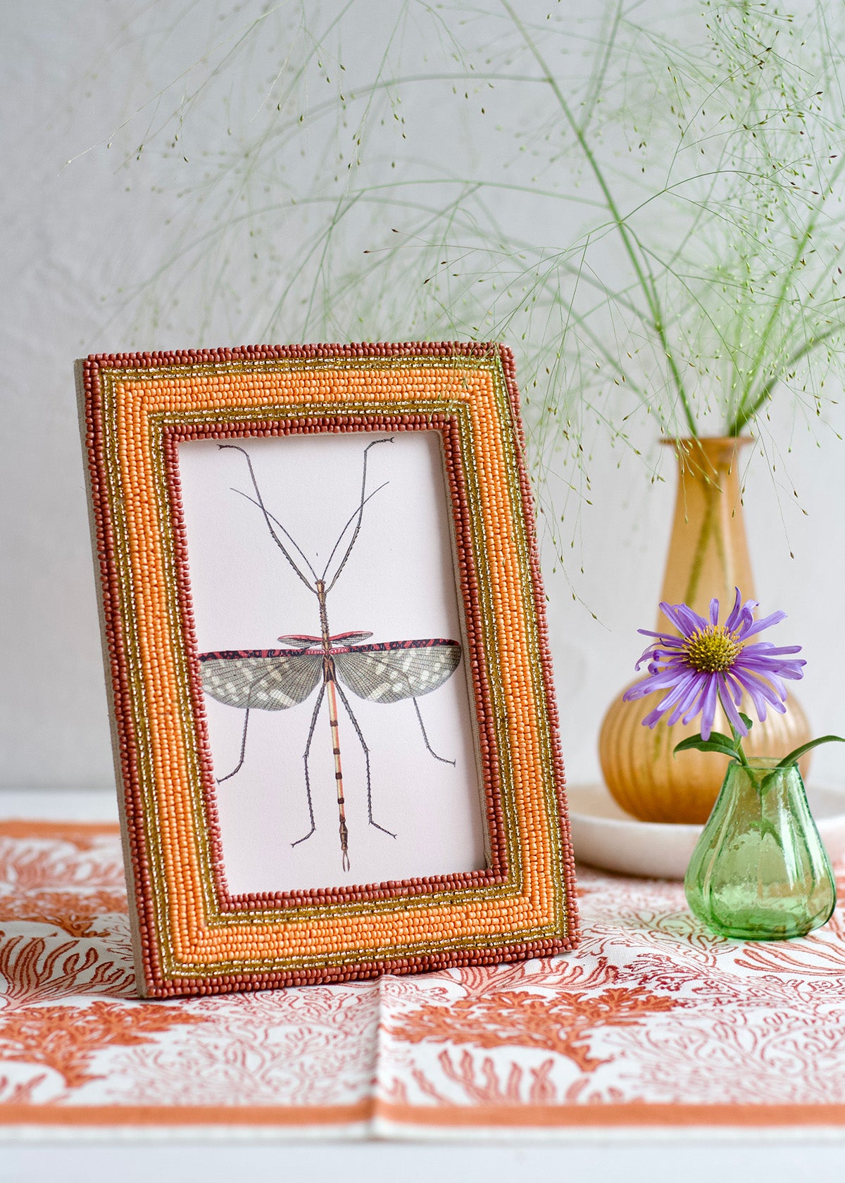 Beaded photo frame salmon AKS012