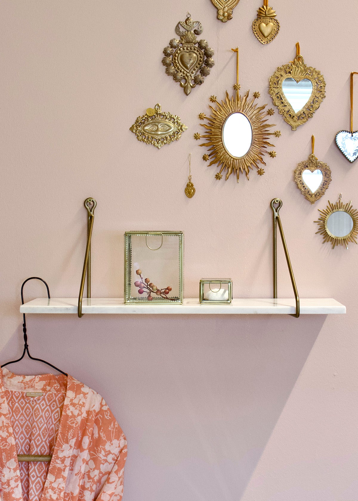 Marble wall shelf E047