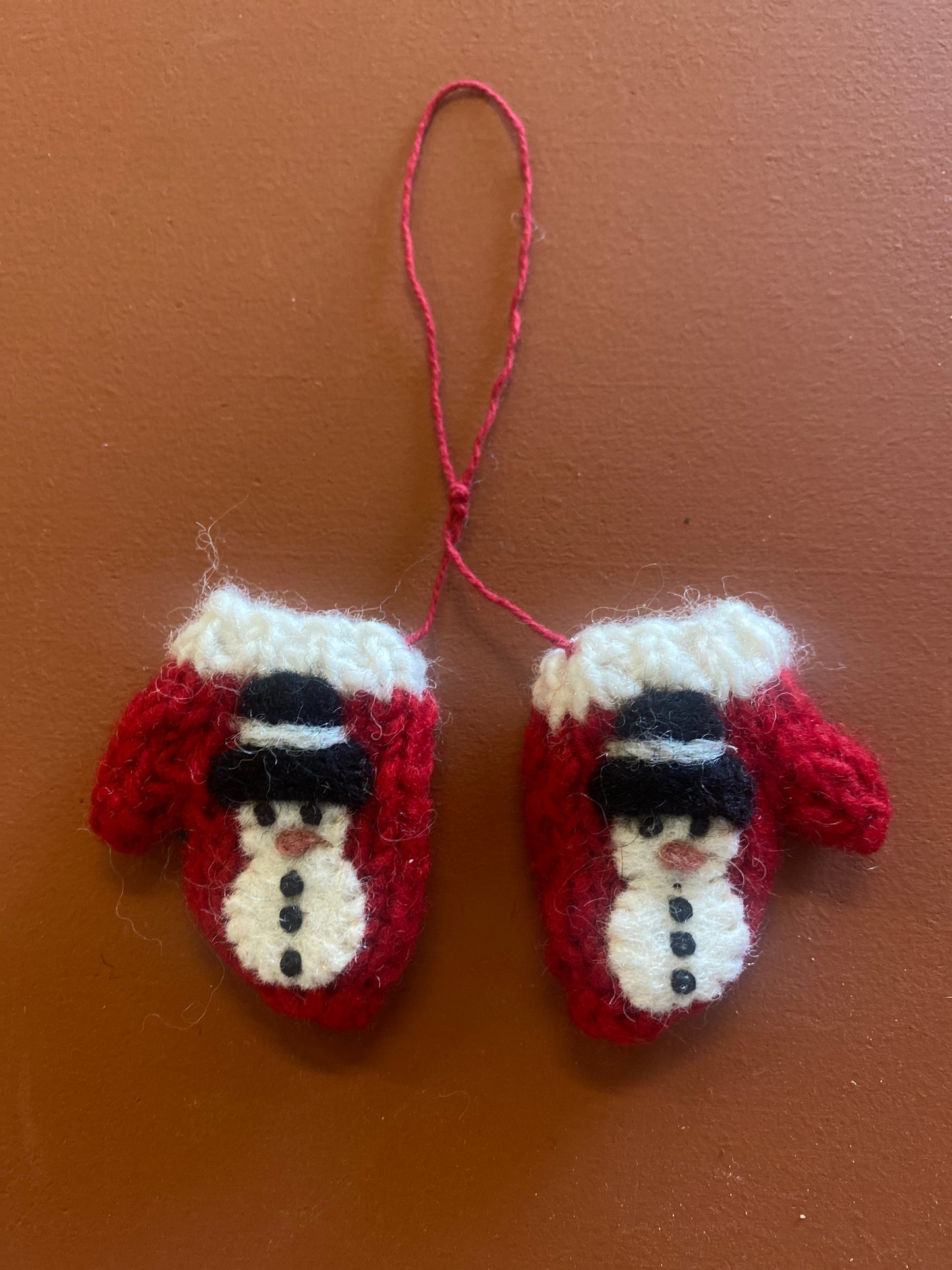 Mittens snowman red NEP108