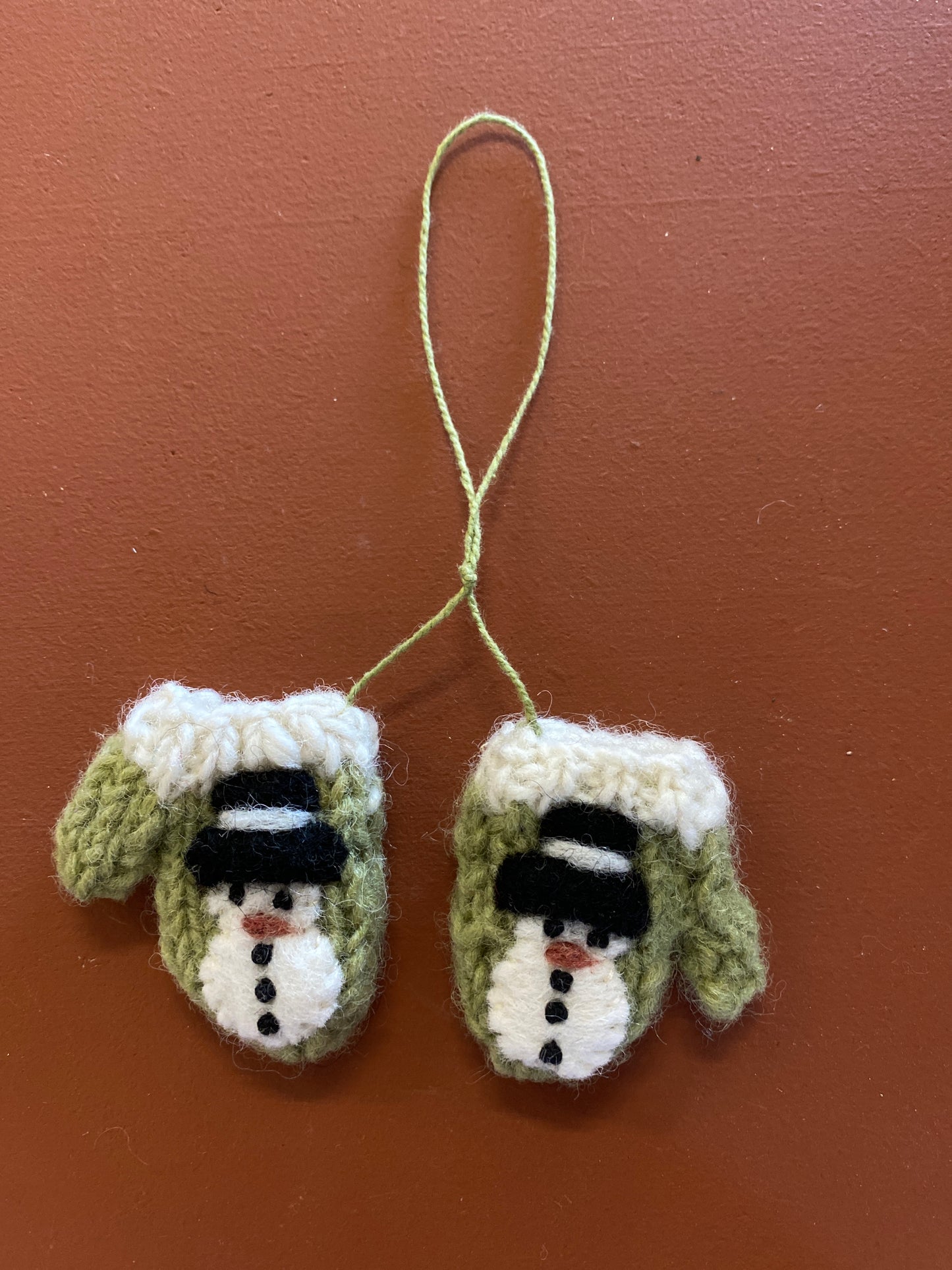 Mittens snowmen green