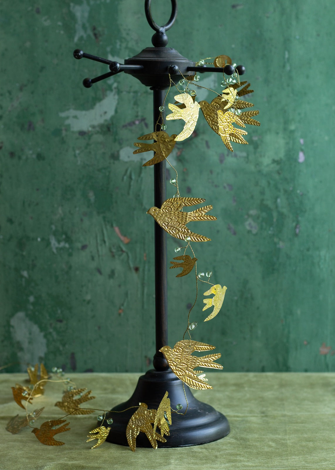 Famille d'hirondelles Garland NAW20286