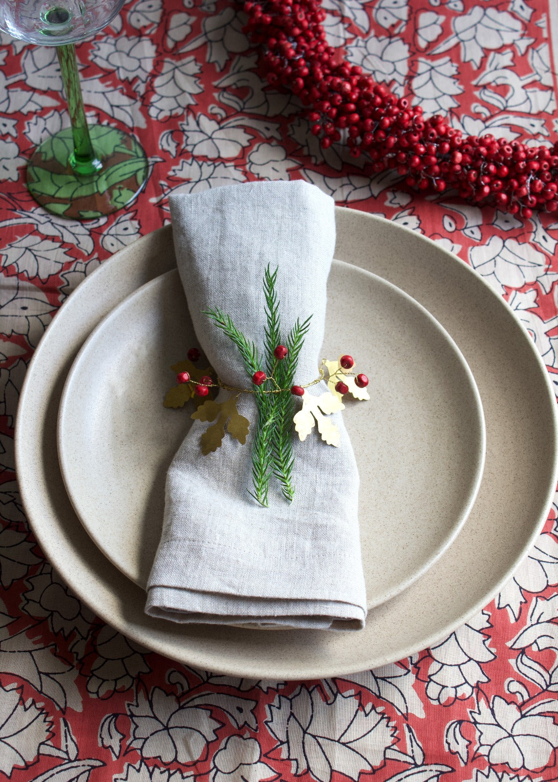 Rond de serviette avec perles en bois rouge TI1305