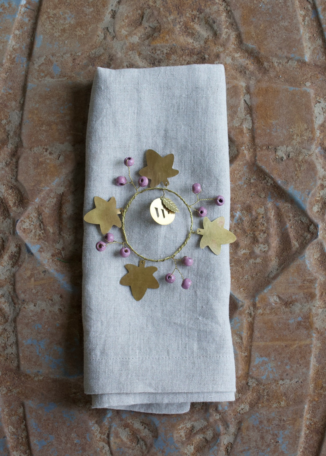 Napkin ring wood beads purple TI1306