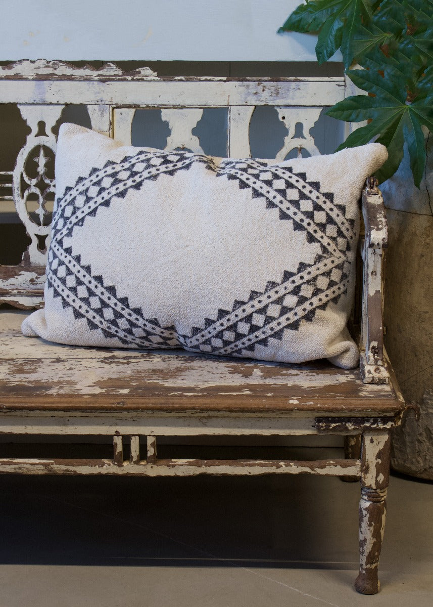 Cushion cover with block print AMA-1205