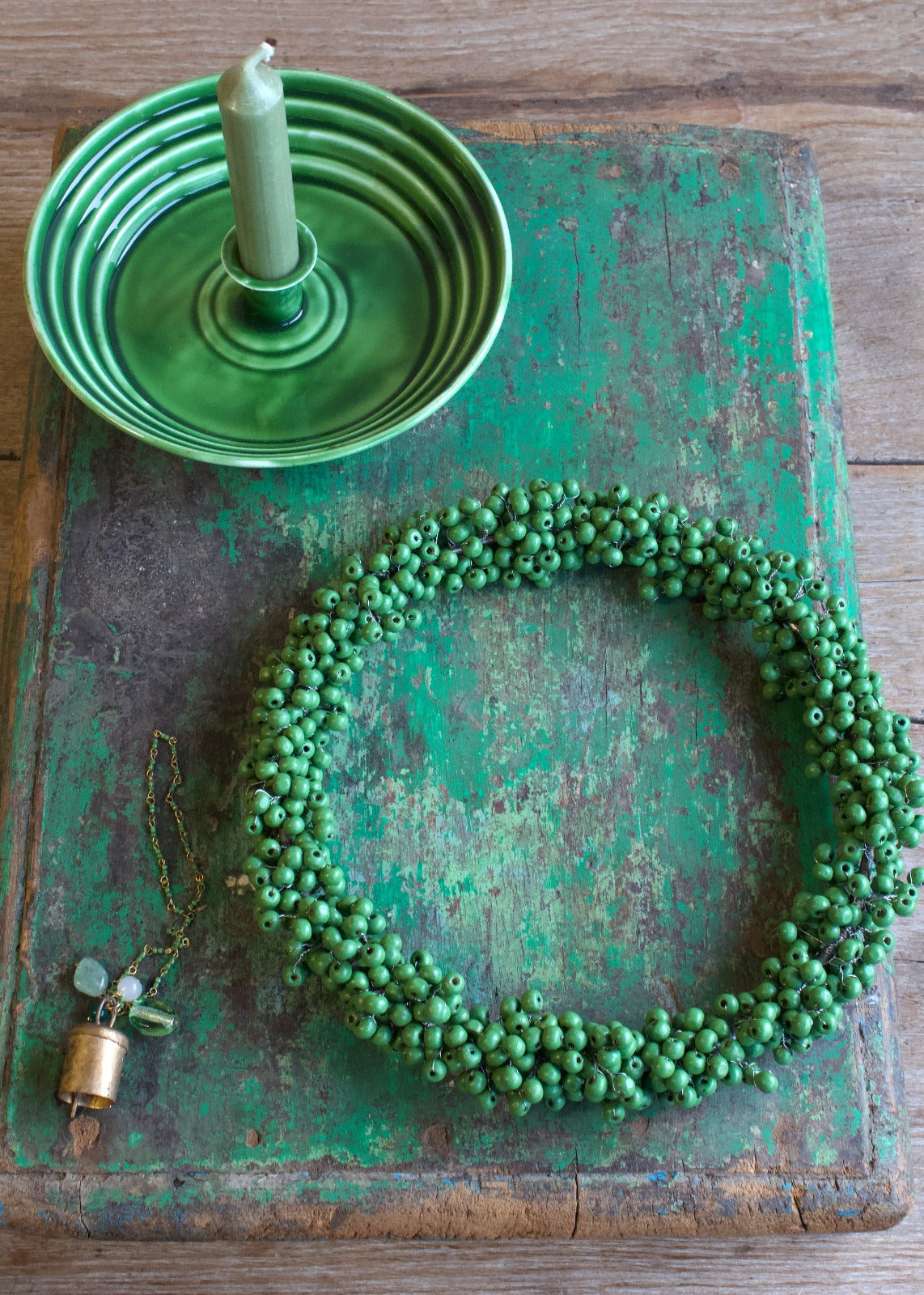 Bel ornament groene kralen BE008