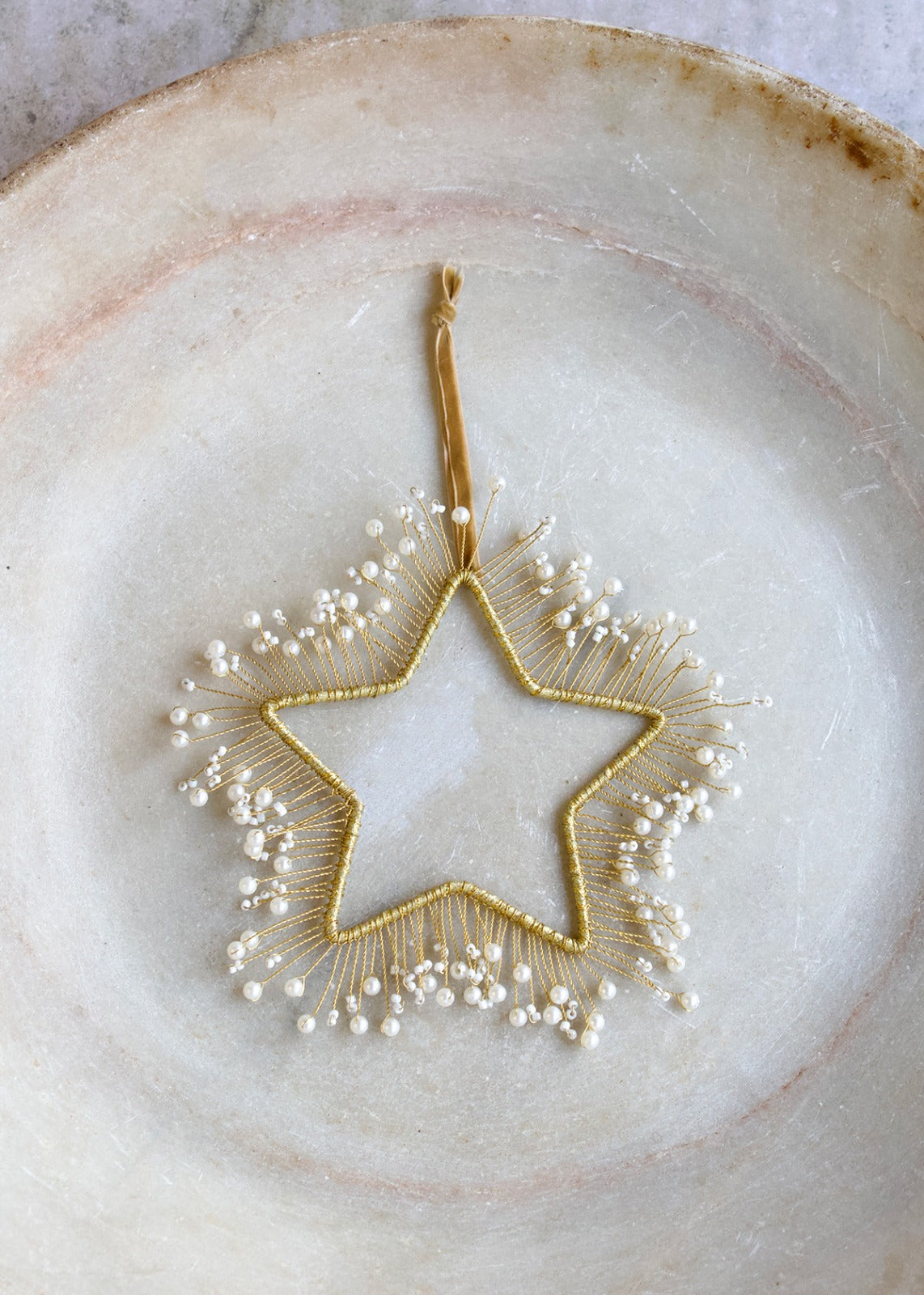 Star of pearls WD16