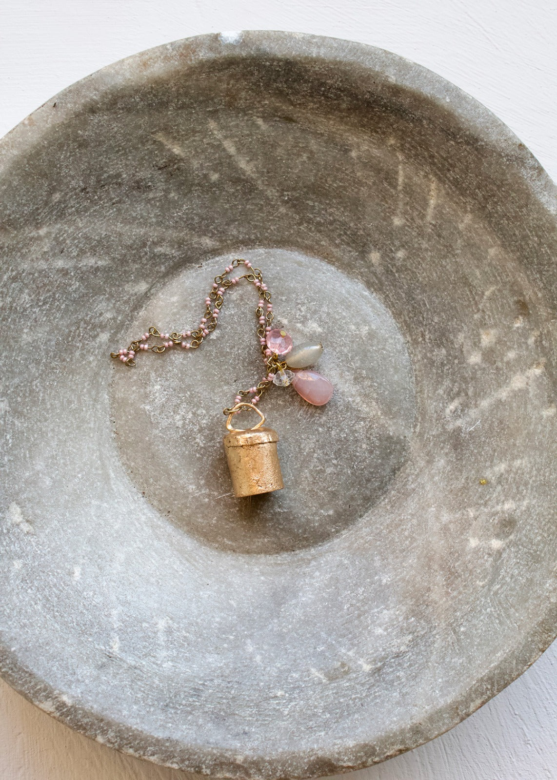 Ornement cloche perles roses BE007