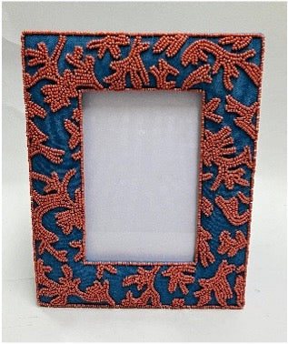 Beaded photo frame in coral design AKS003