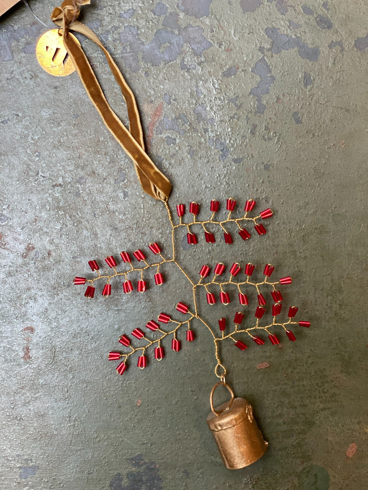 Cloche avec perles rouges WD50