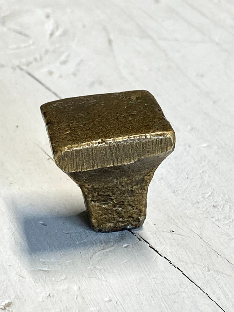 Bouton métal carré D-15