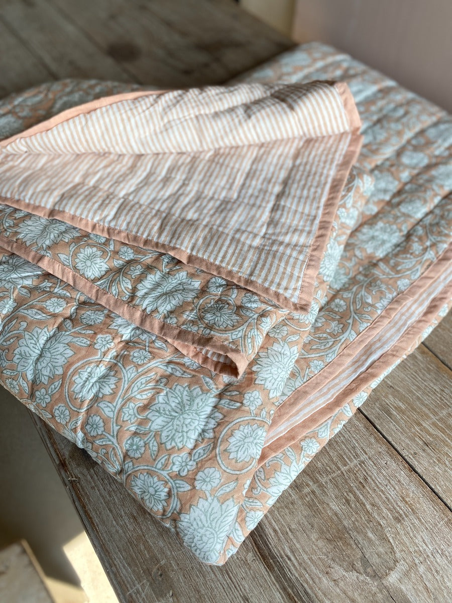 Gewatteerde sprei NAK2308