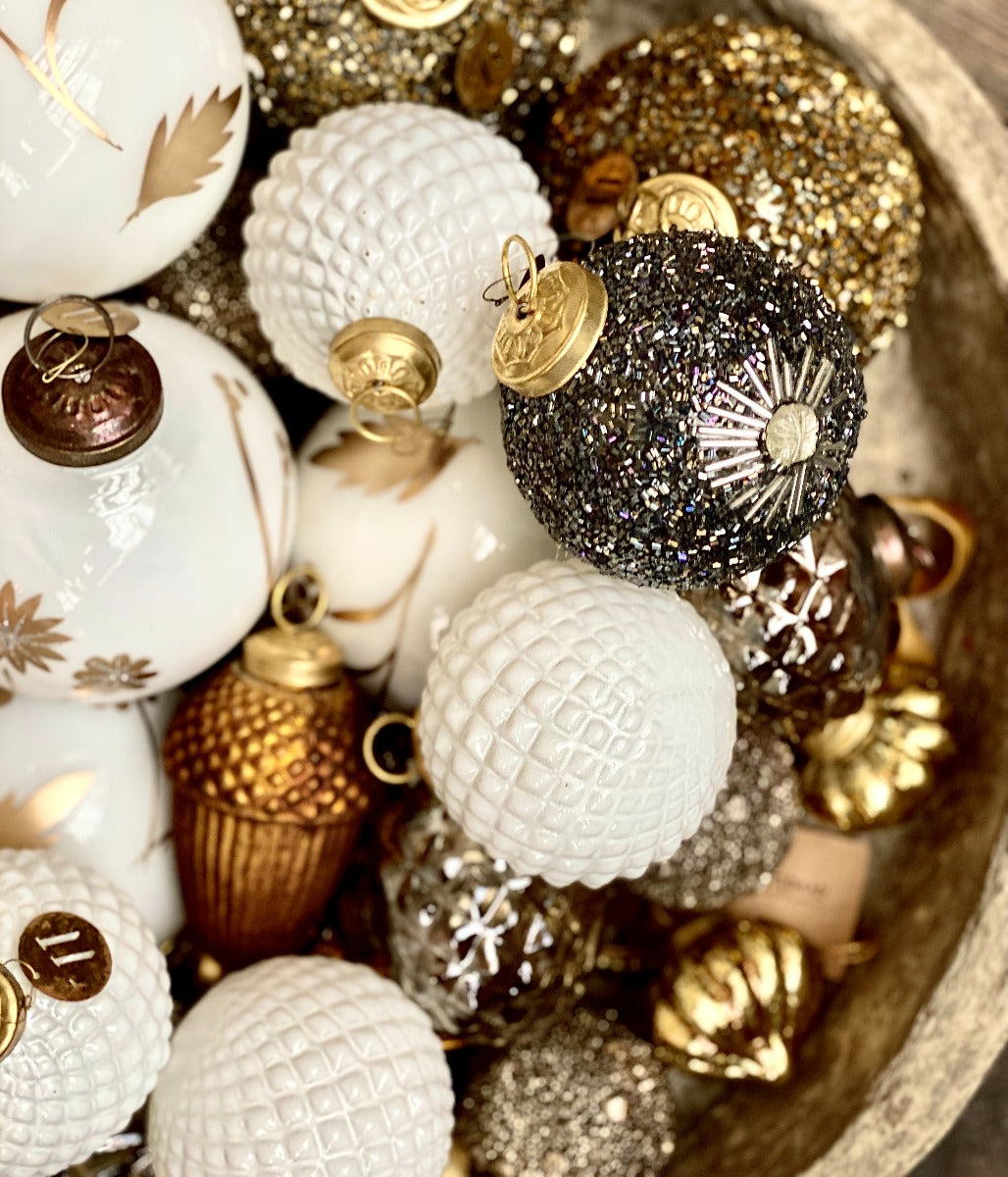 Christmas ball opal white WEL033