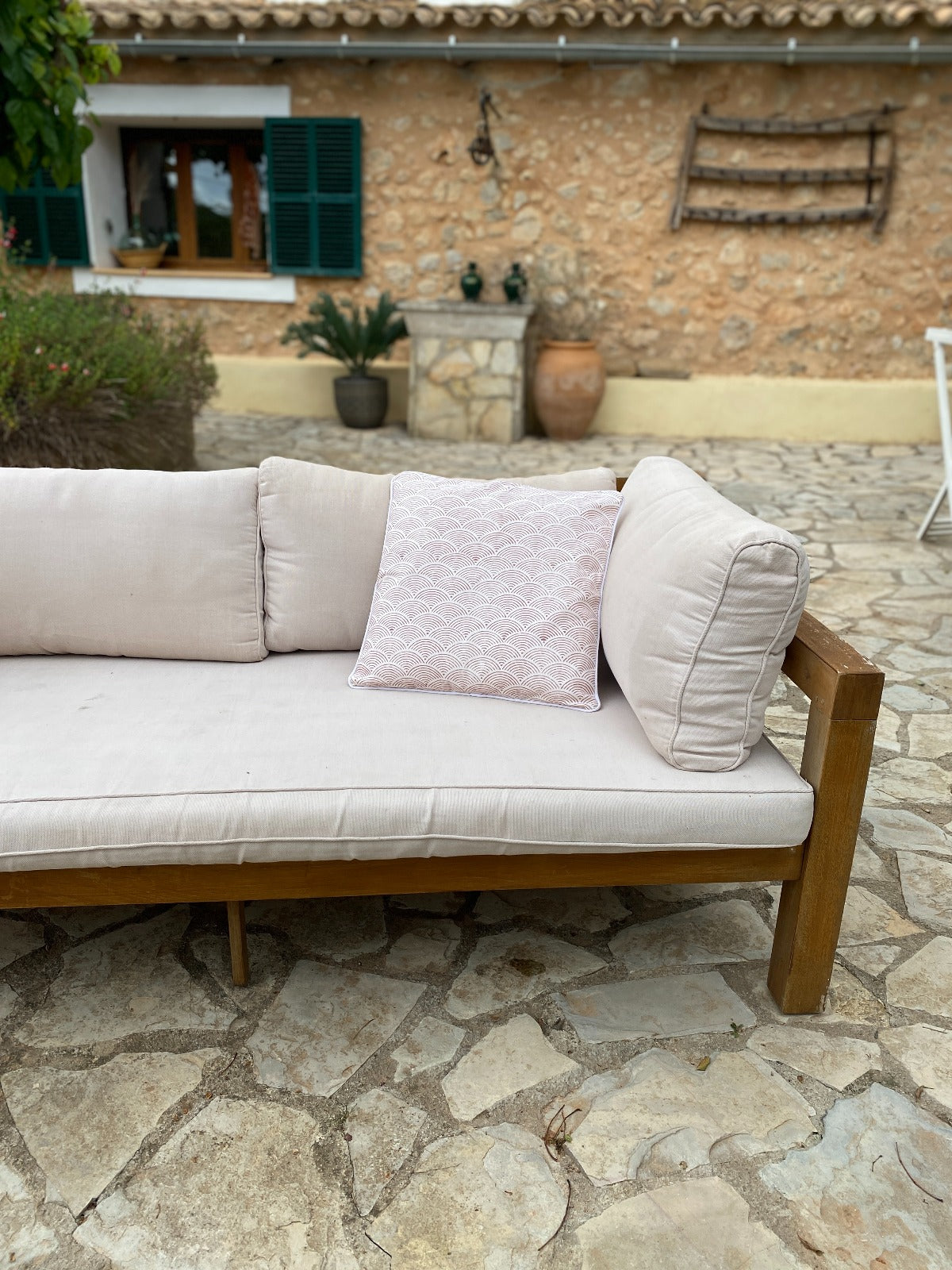 Coussin Cumulus blockprint bordeaux