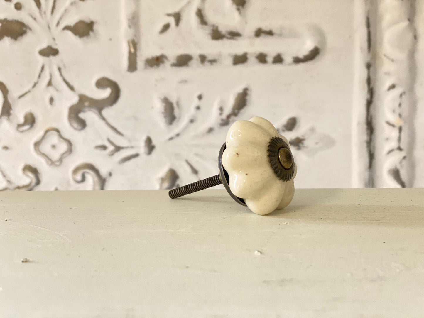 Bouton blanc courbé MJ-410