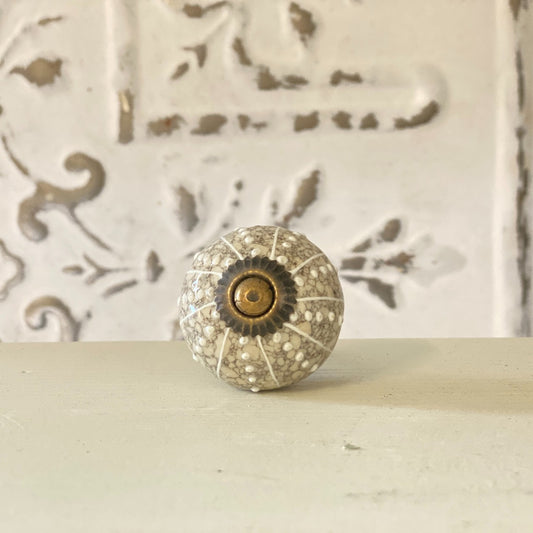 Knob beige MJ-411