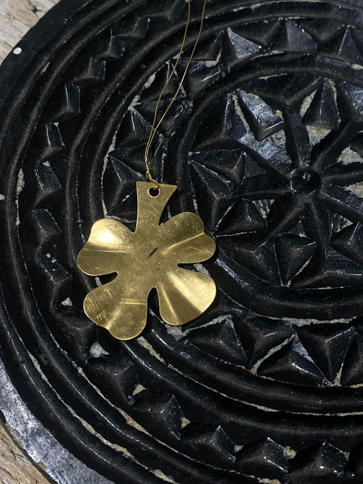 Clover tag brass TI01
