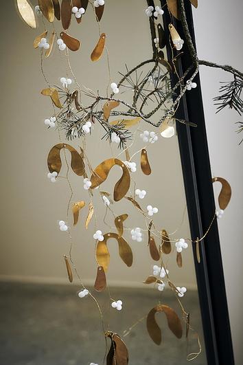 Mistletoe garland brass EW-5602