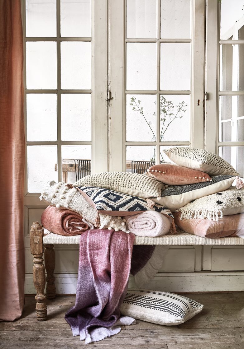 Cushion knitted cotton RUG03