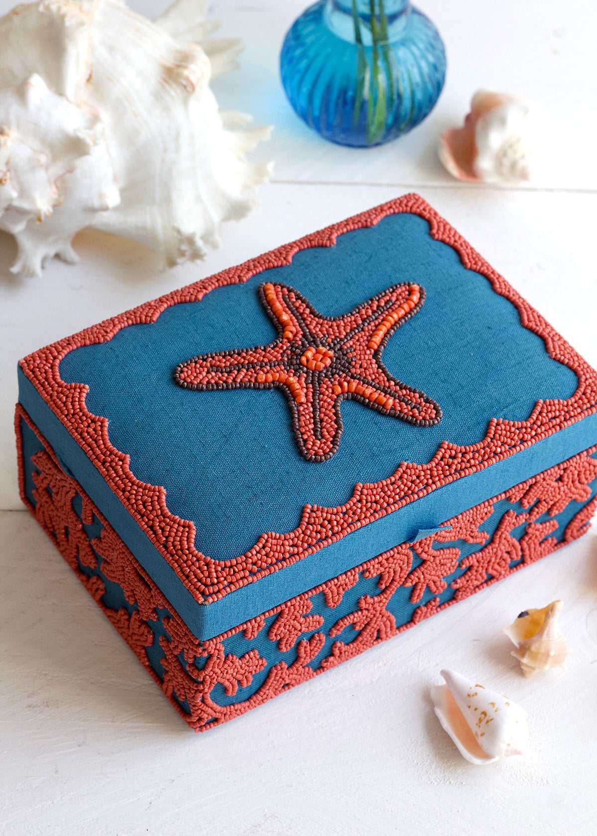 Beaded embroidered box starfish AKS002