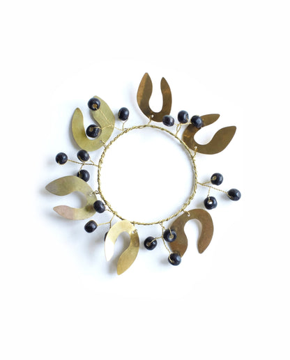 Napkin ring with black wooden beads TI1320
