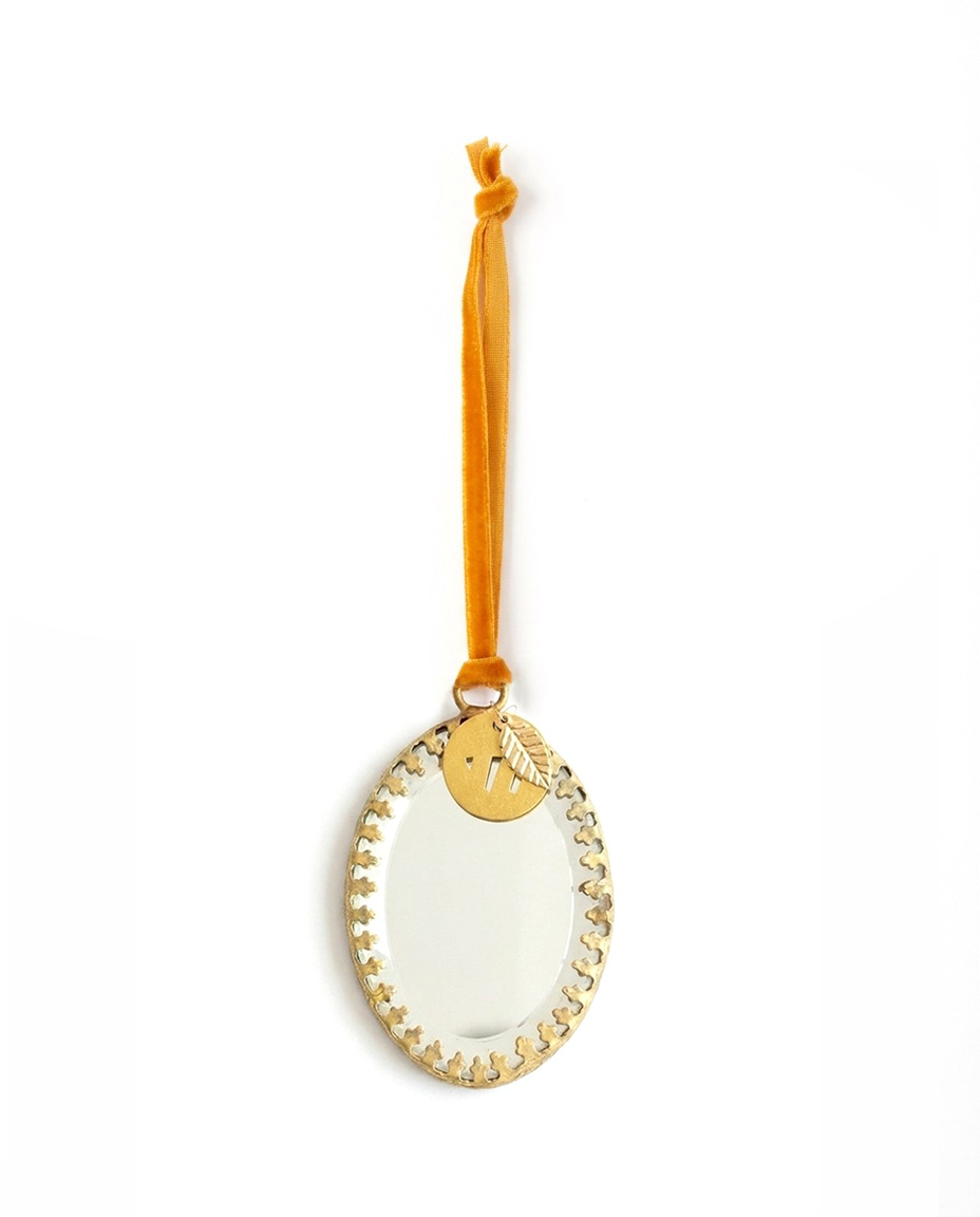 Oval mirror ornament TI2106