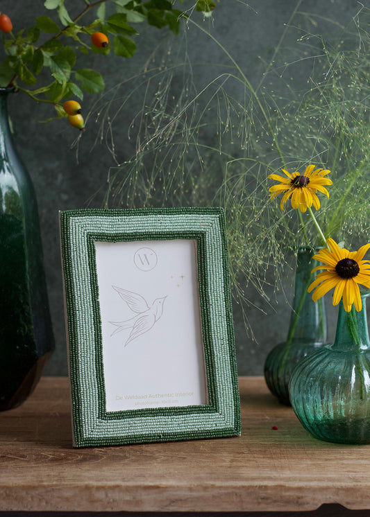 Beaded photo frame AKS011