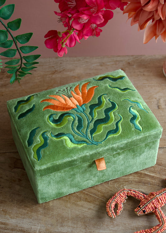 Folk Floral Box Moss Green AKS589316A