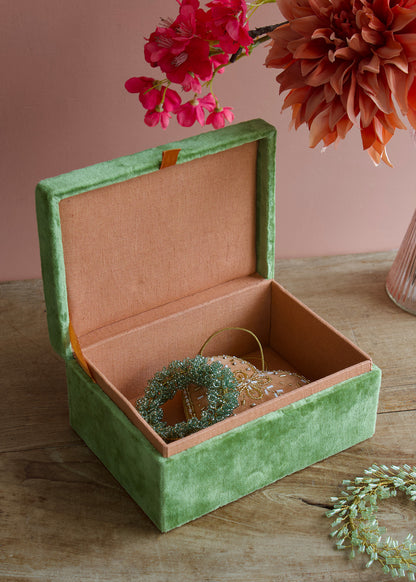 Folk Floral Box Moss Green AKS589316A