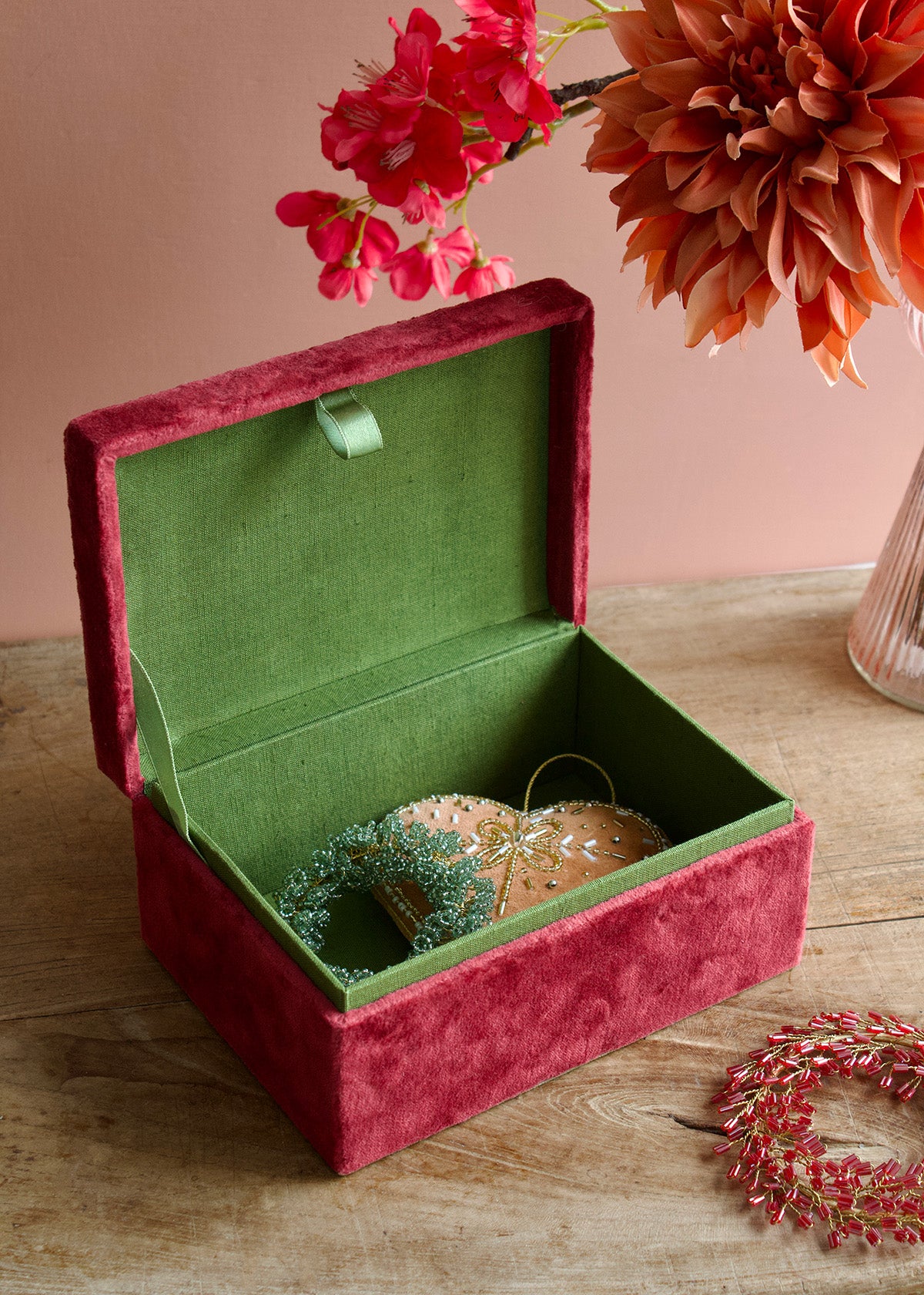 Folk Floral Box Warm Burgundy AKS589317A