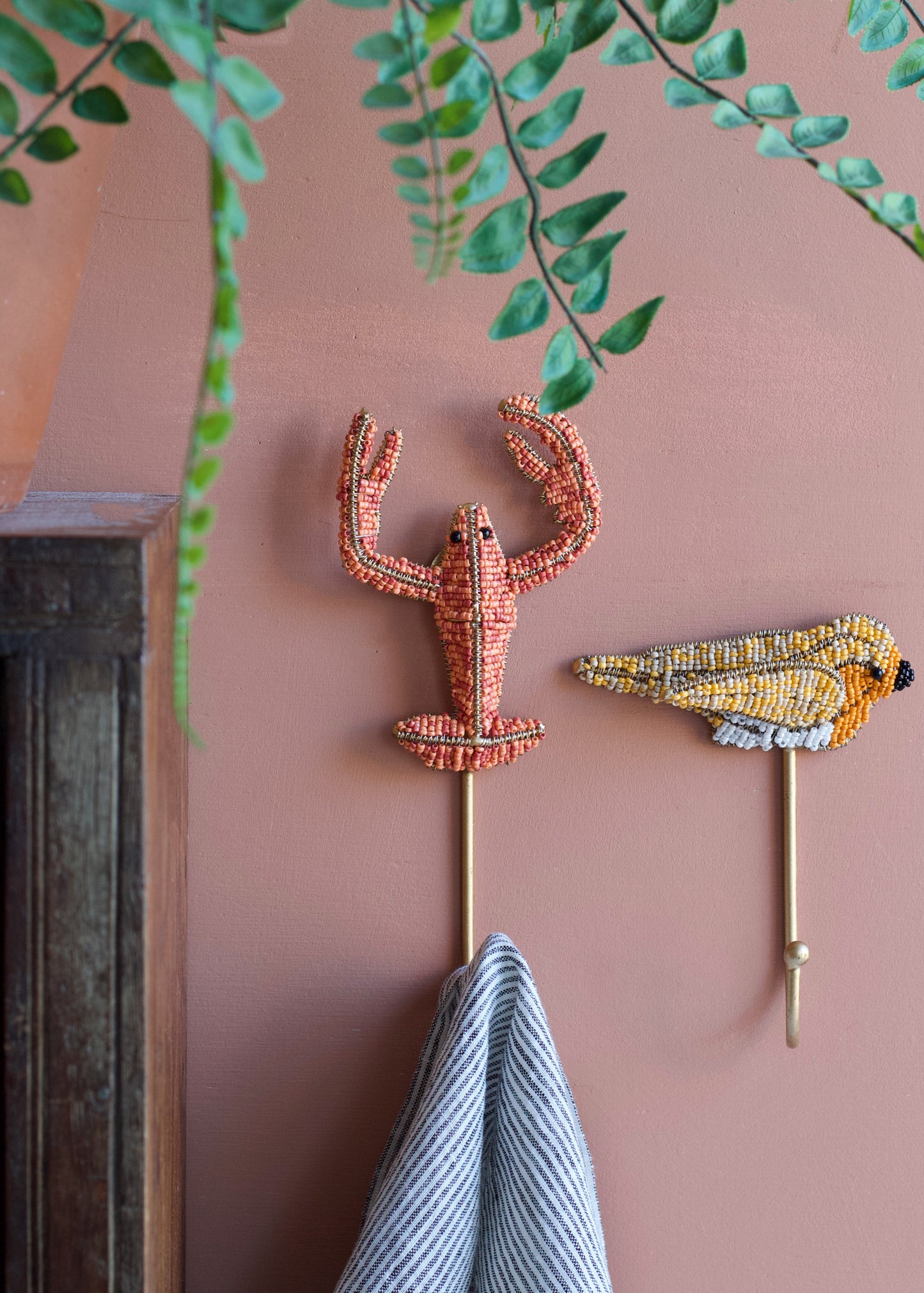 Lobster Hook Soft Amber AKS62845