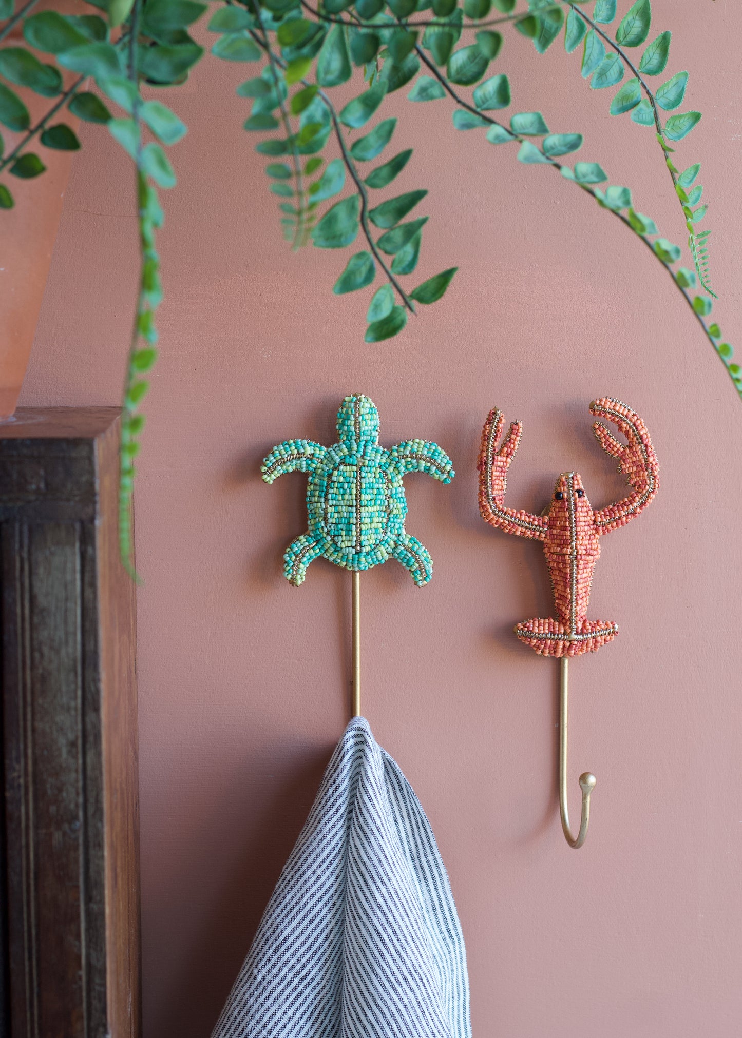 Lobster Hook Soft Amber AKS62845