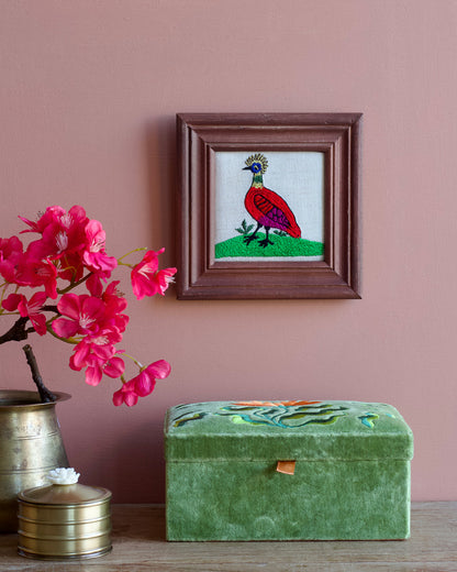 Embroidery Frame Crested Bird AKS589313