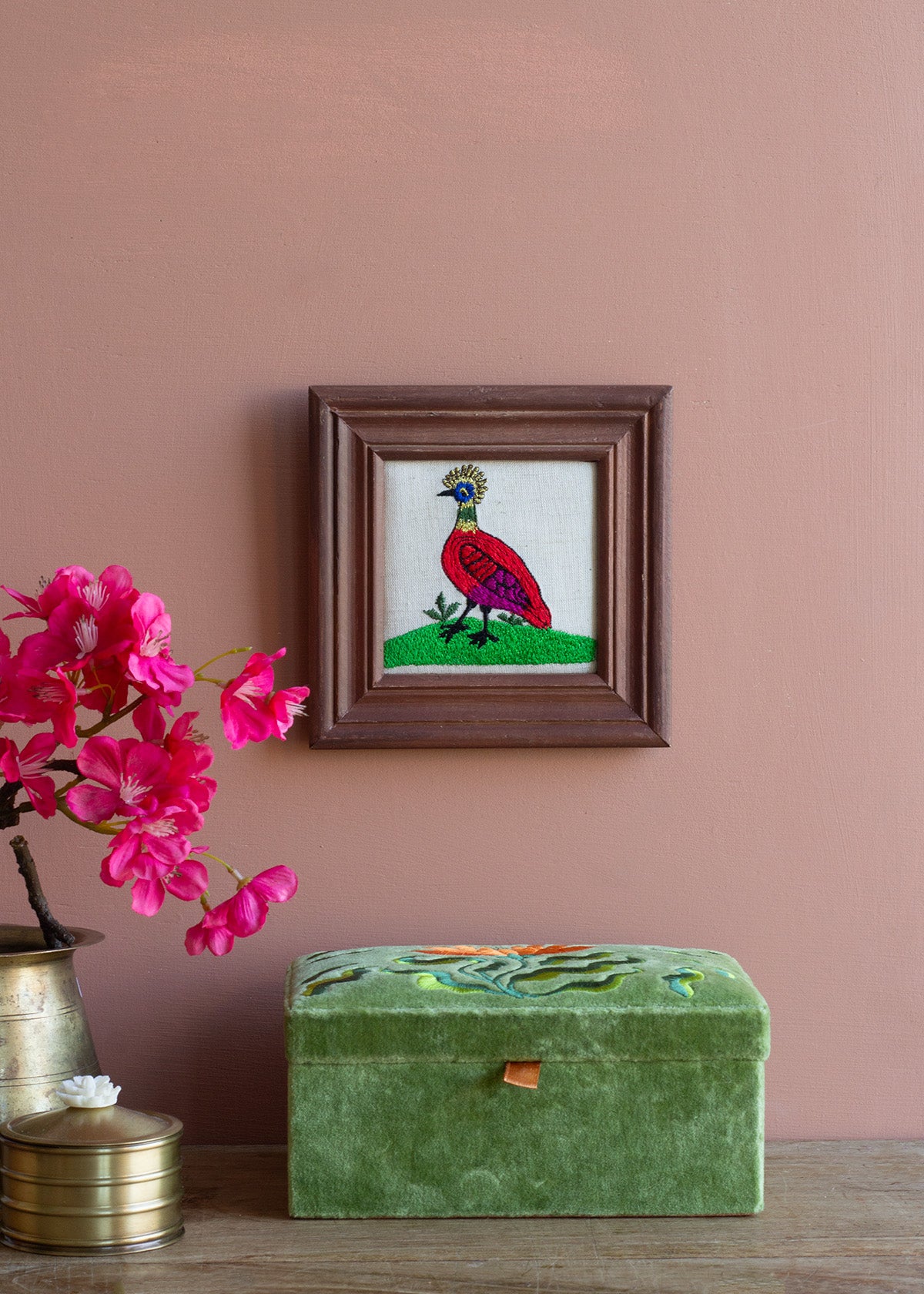 Embroidery Frame Crested Bird AKS589313