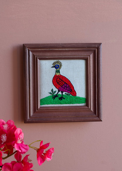 Embroidery Frame Crested Bird AKS589313