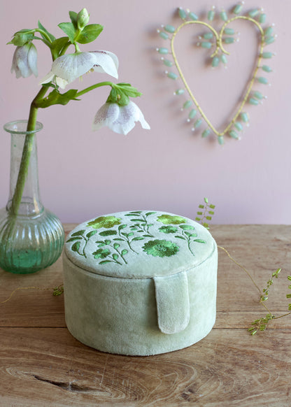 Celadon Mist large Heart WD142