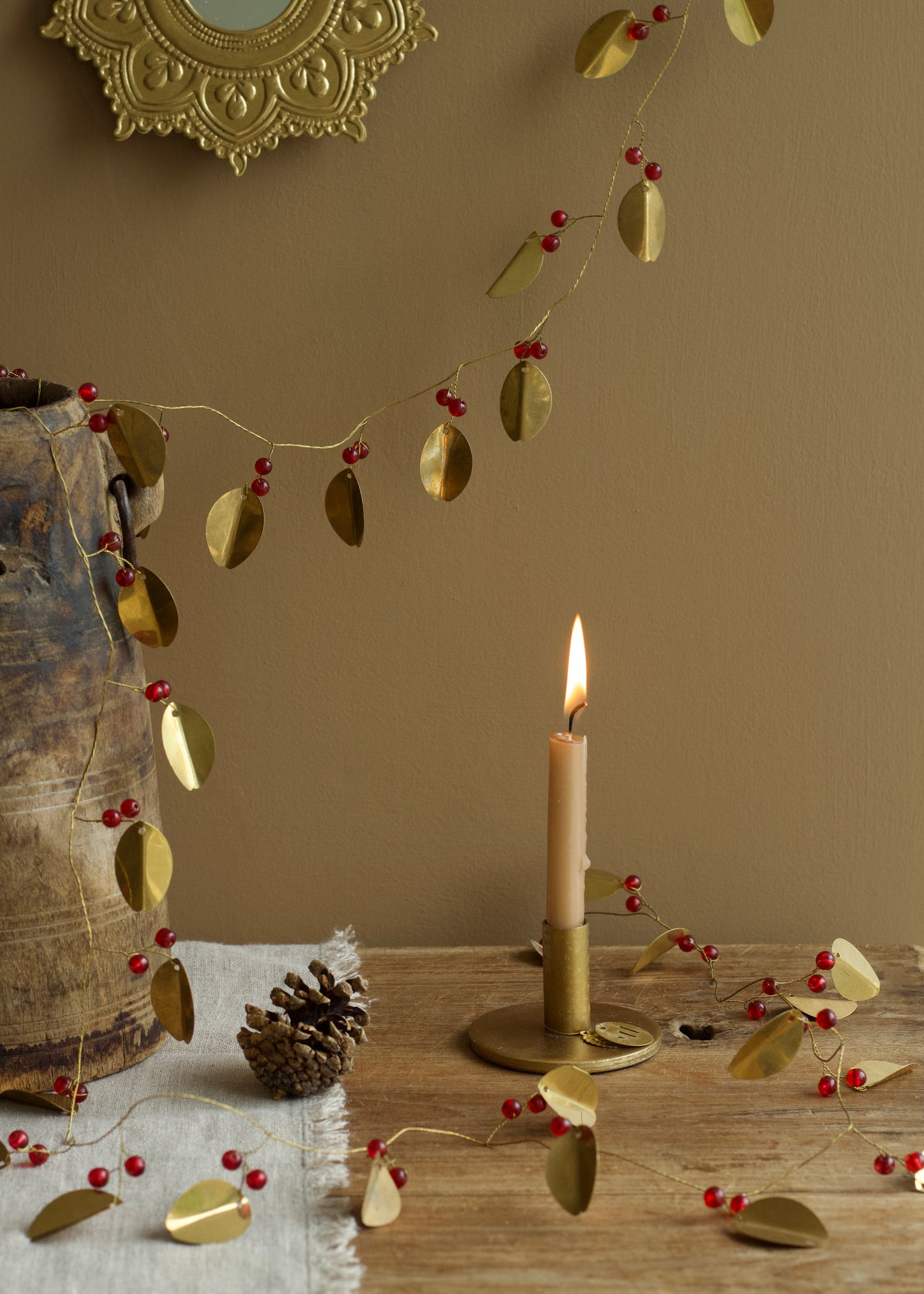 Garland leaves with red berries EW-4622B