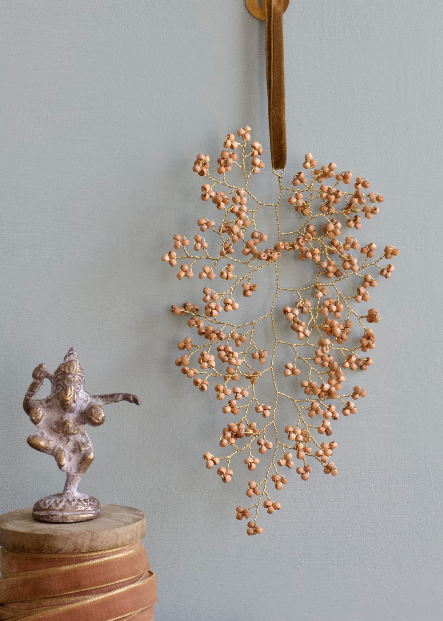 Wooden beads leaf ornament WD110