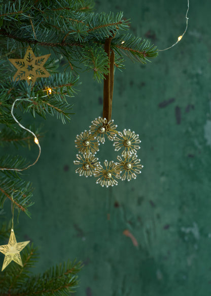 Beaded flower ornament WD130