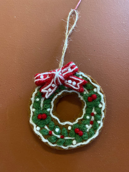 Felt christmas wreath