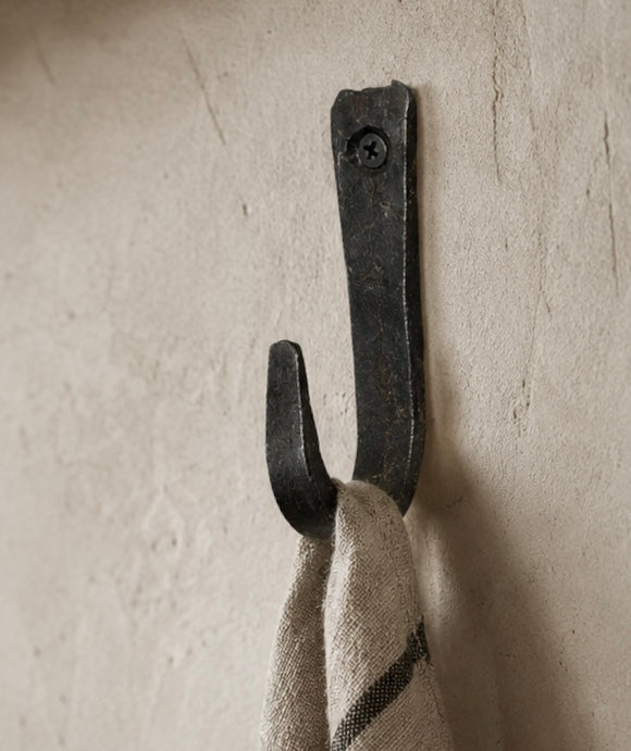 Hand forged iron hook EC8044