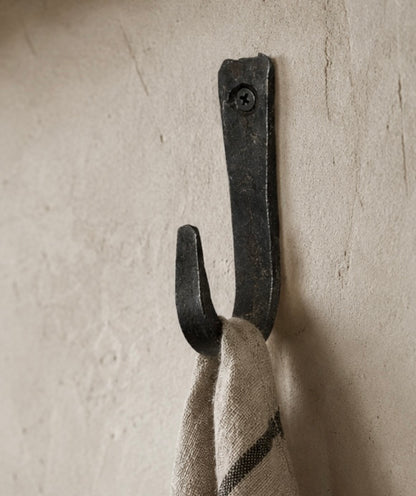 Hand forged iron hook EC8044
