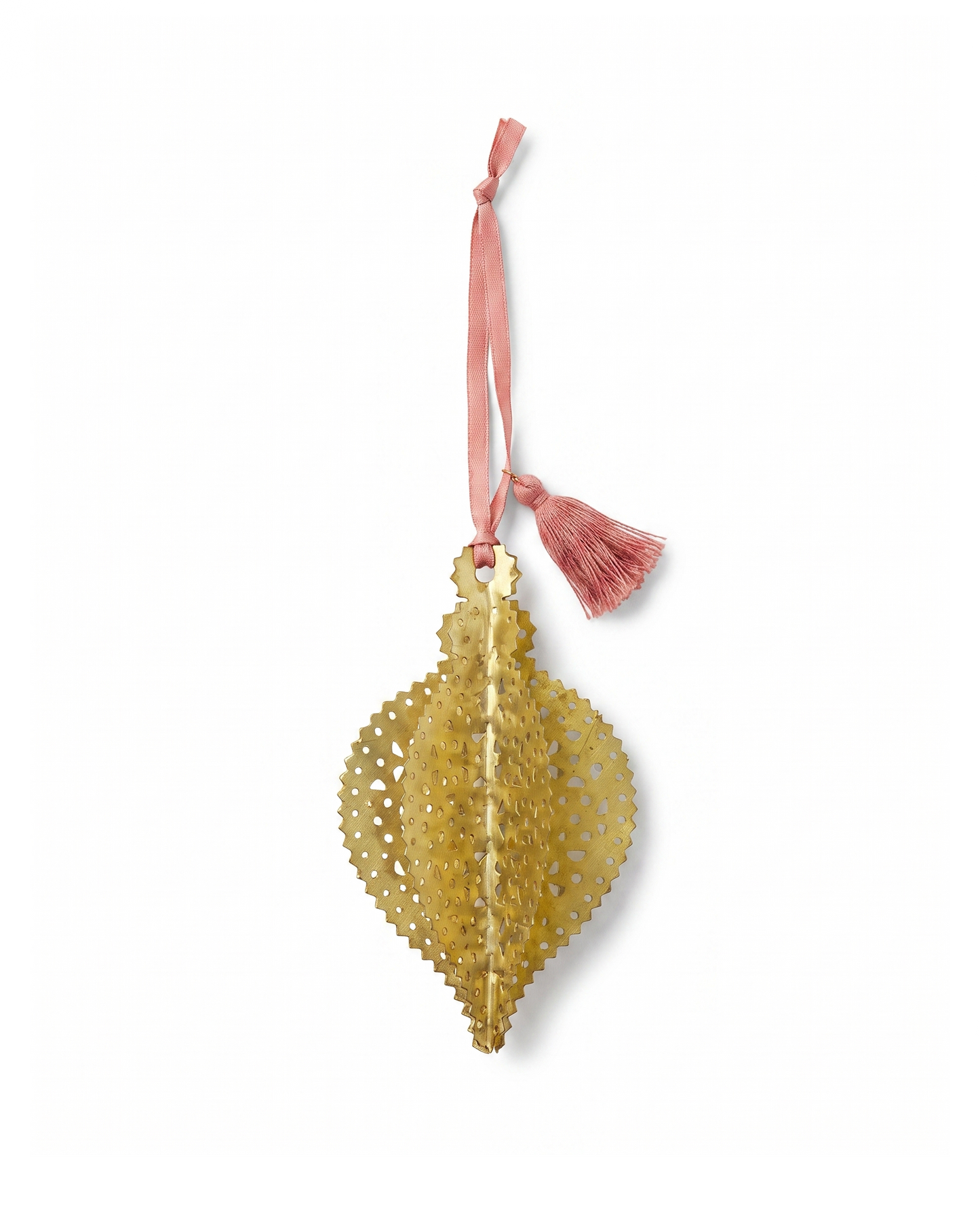 Perforated Leaf Ornament NAW1516