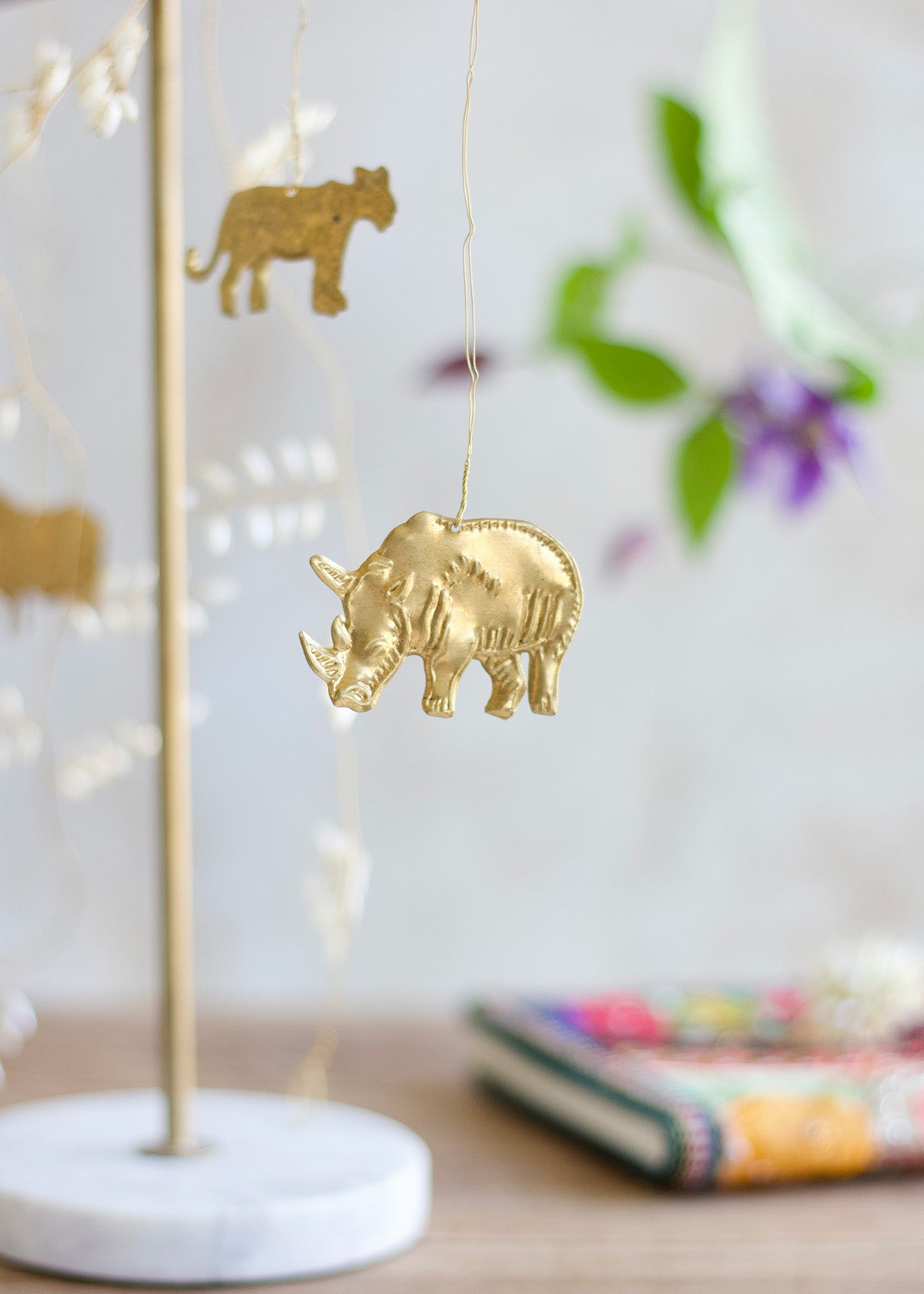 Rhino hanger NAW2036