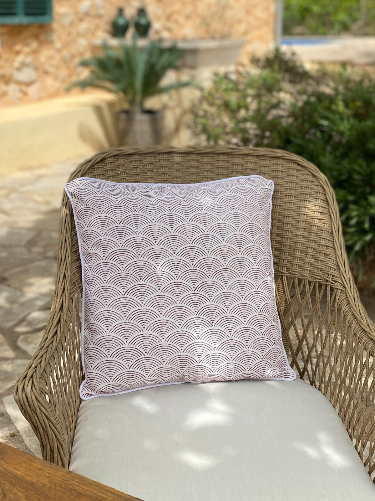 Coussin Cumulus blockprint bordeaux