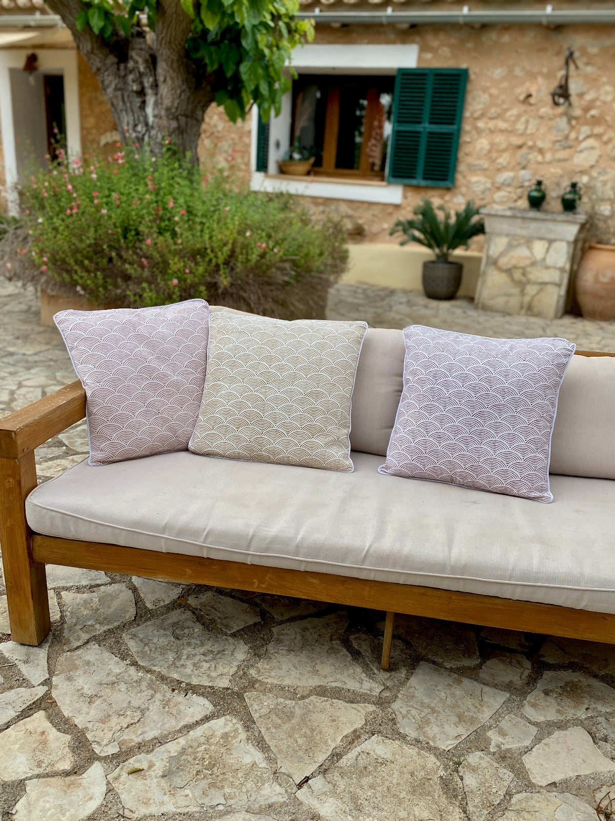 Coussin Cumulus blockprint bordeaux