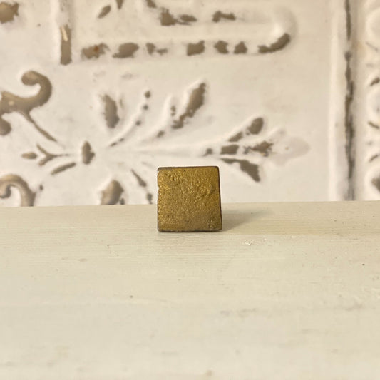 Knob metal square D-15