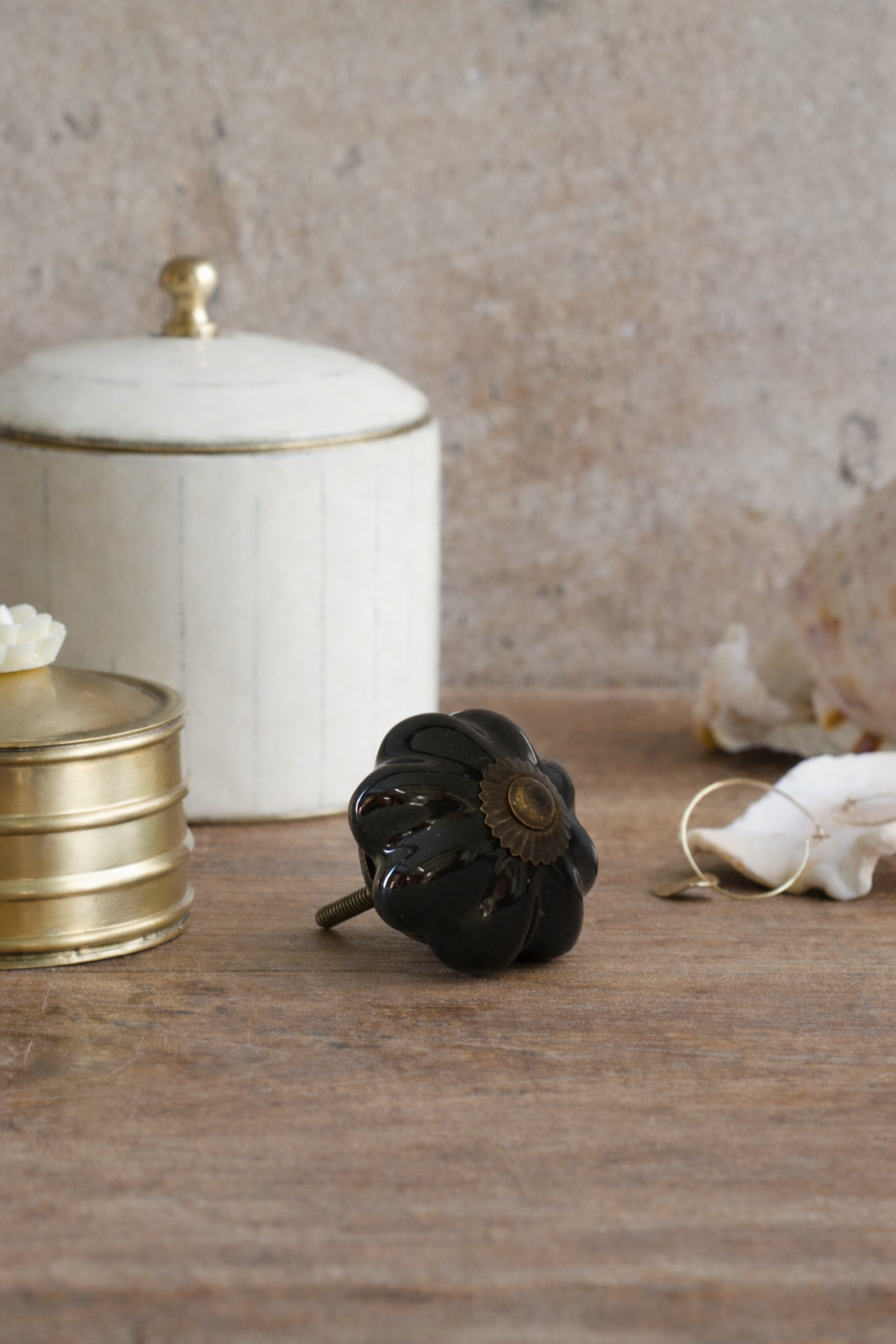 Bouton courbé noir MJ-399